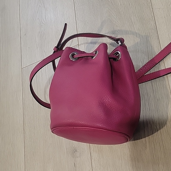 Michael Kors Bucket Bag - Picture 3 of 8
